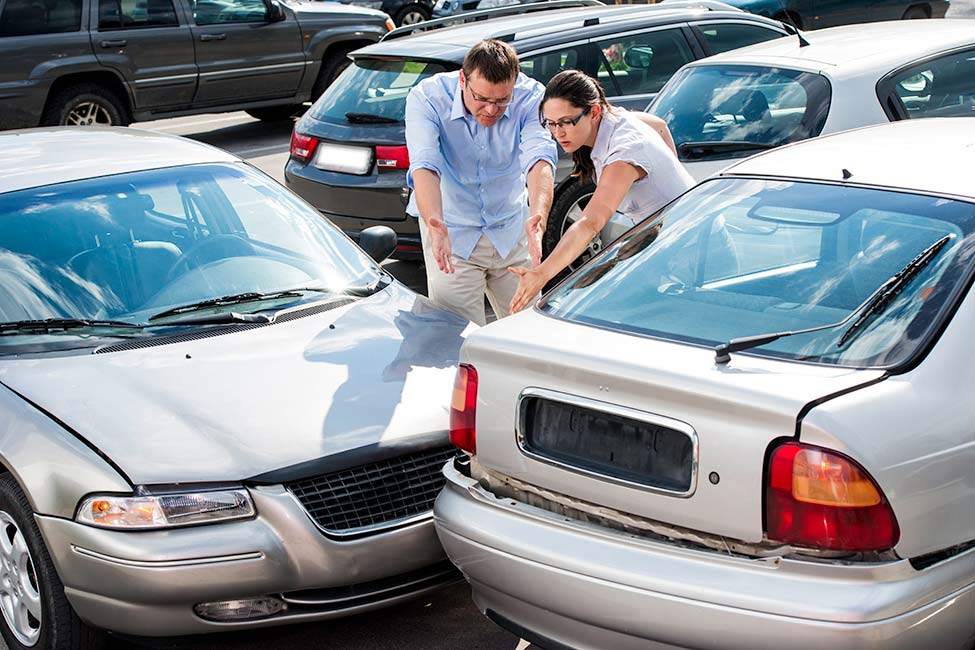 Que faire en cas d'accident dans un parking ? - Le Magazine ViaMichelin