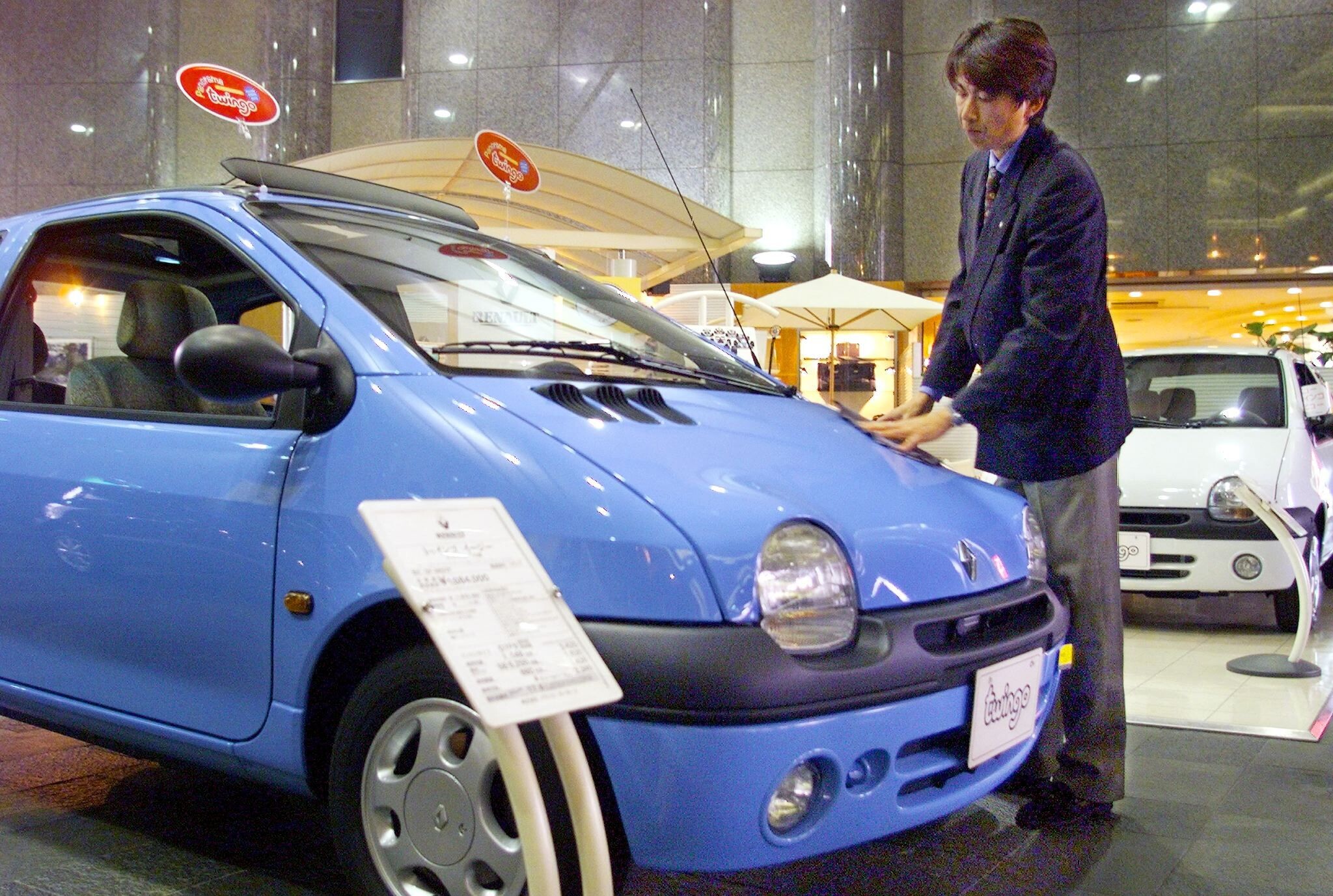 Renault Twingo : la « mini-voiture pour tous » fête ses trente ans - Le  Magazine ViaMichelin